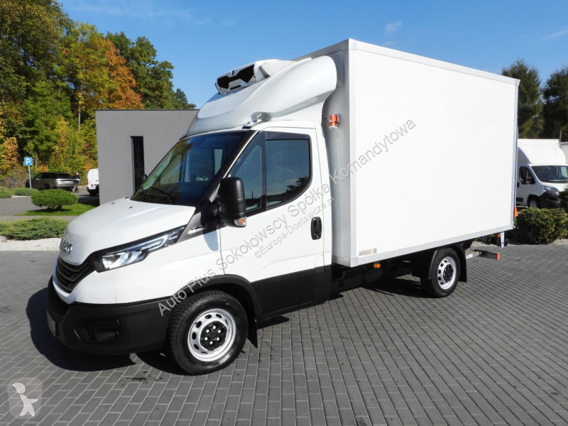 Véhicule utilitaire Iveco 35S16 DAILY