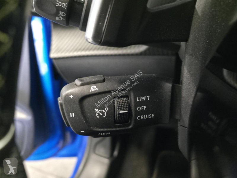 Véhicule utilitaire Peugeot 1.2i PureTech 12V -...