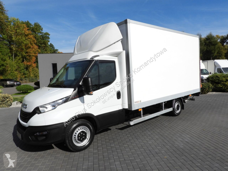 Véhicule utilitaire Iveco 35S16 DAILY