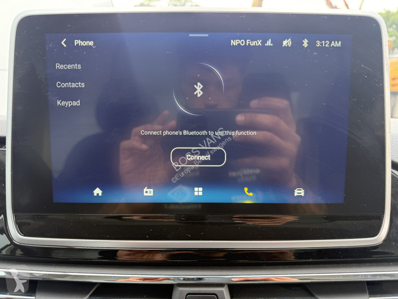 Véhicule utilitaire Maxus e 9 65kWh 204PK e 9