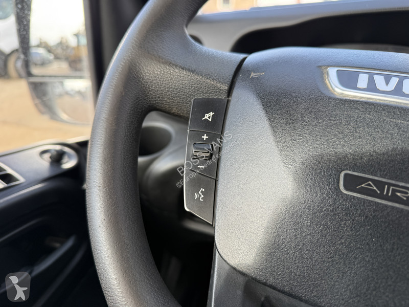 Véhicule utilitaire Iveco 35C12 2.3