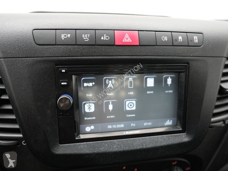 Véhicule utilitaire Iveco 35C14