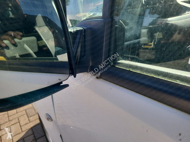 Véhicule utilitaire Peugeot 76pk
