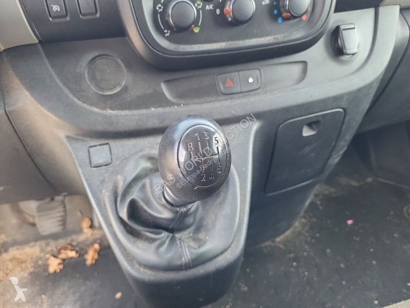 Véhicule utilitaire Renault 95pk