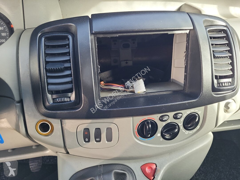 Véhicule utilitaire Opel 90PK