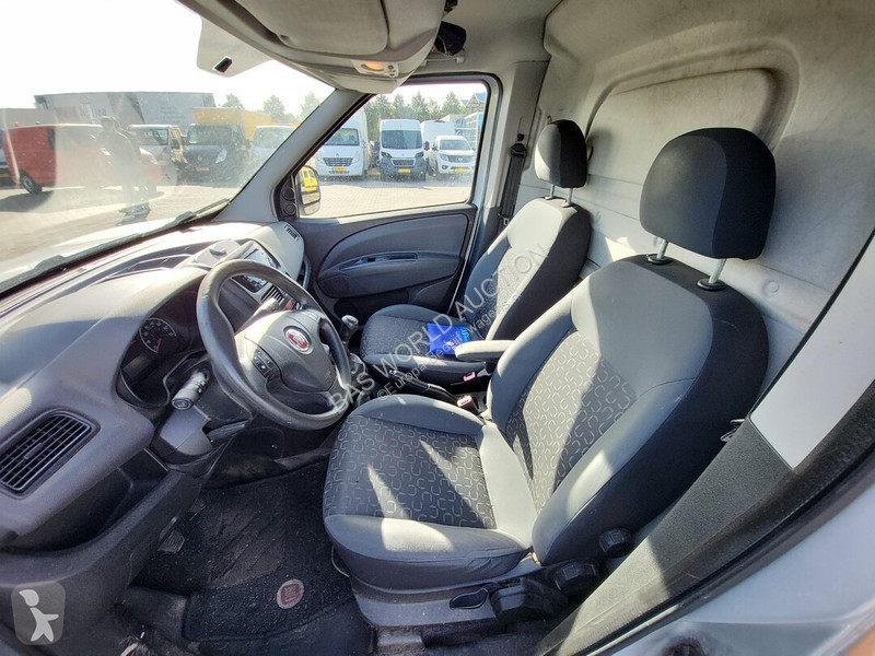 Véhicule utilitaire Fiat 90pk Doblò