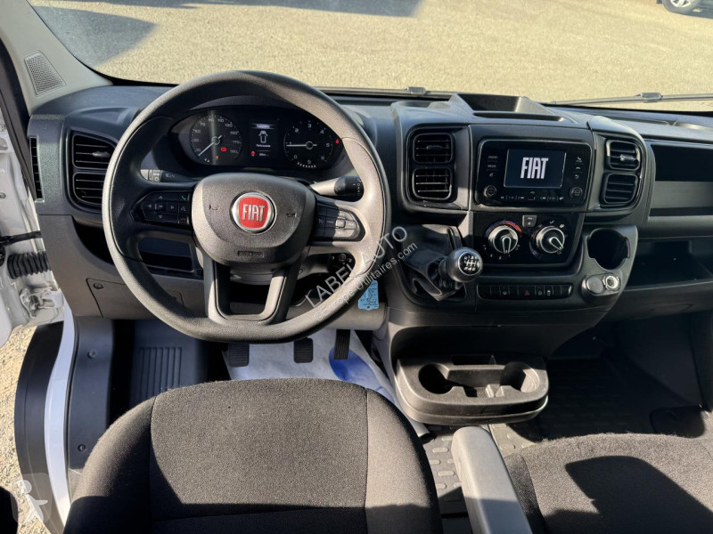 Fiat DUCATO CAISSE 20M3 + HAYON 3T5 MAXI 2.2...