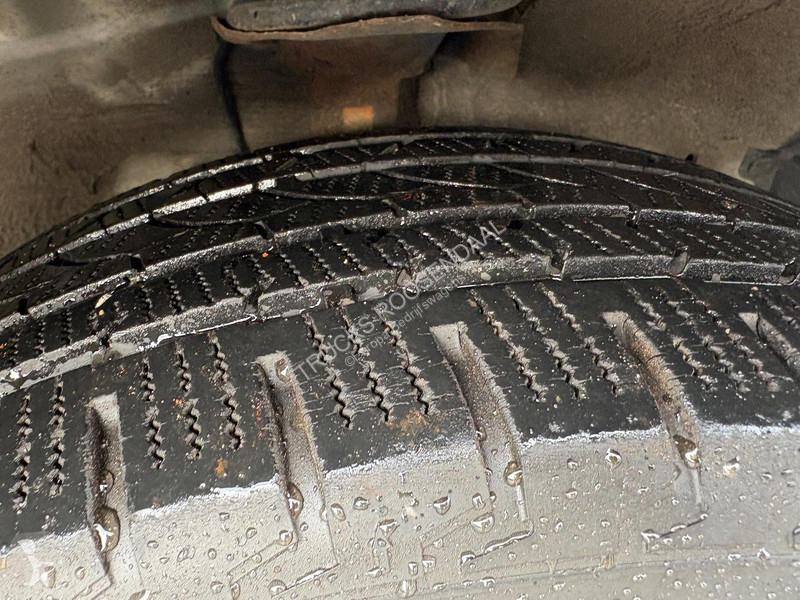 Užitkové vozidlo Nissan 1.8 L + MANUAL + AIR...