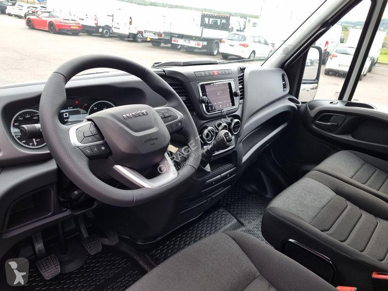Furgoneta Iveco  DAILY 35-180 PLATEAU 4.40m