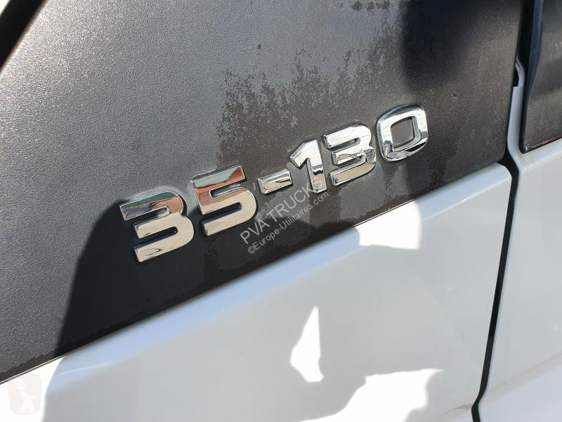 Véhicule utilitaire Iveco FGN 35 S 13 V12 H2...
