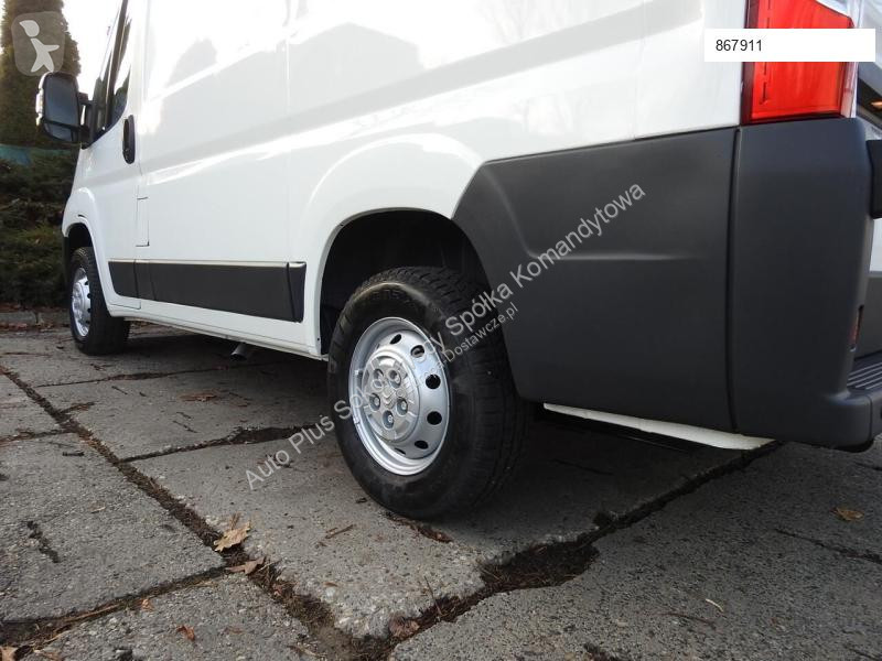 Véhicule utilitaire Citroën JUMPER FURGON...