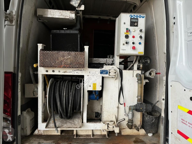Véhicule utilitaire Iveco CAISSE POLYFOND...