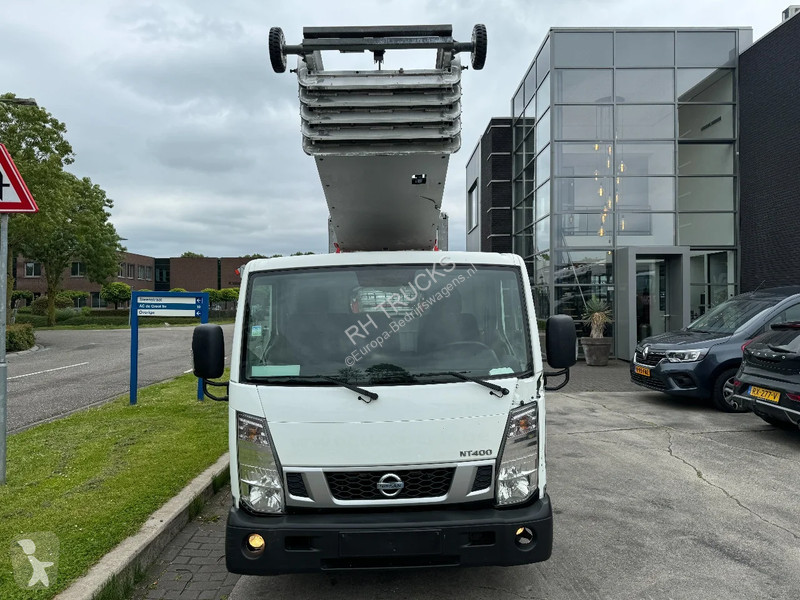Véhicule utilitaire Nissan UNIT CABSTAR 35.13...