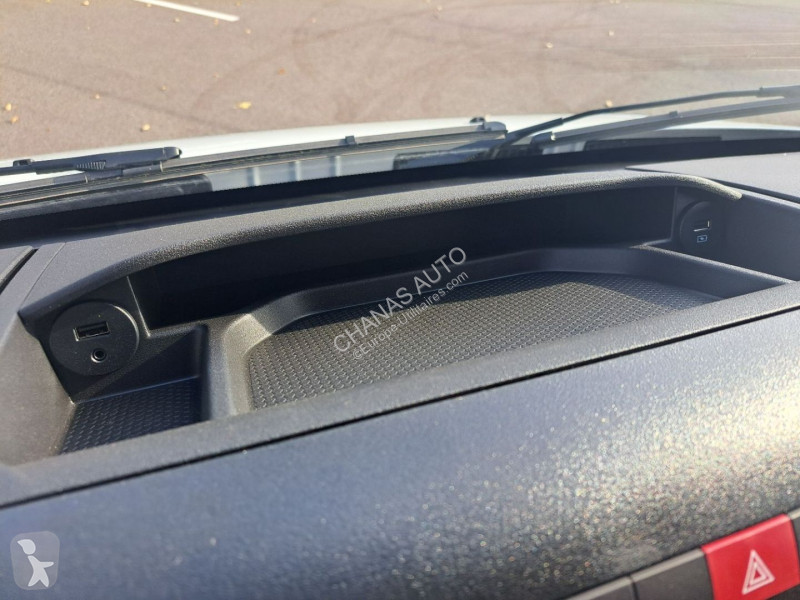 Véhicule utilitaire Iveco 35C18 180CV 3L PLSC...