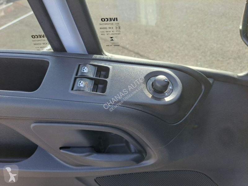 Veículo utilitário Iveco 35C18 180CV 3L...