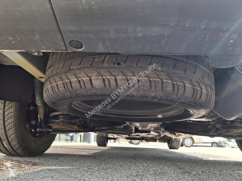 Véhicule utilitaire Mercedes VITO FOURGON 114...