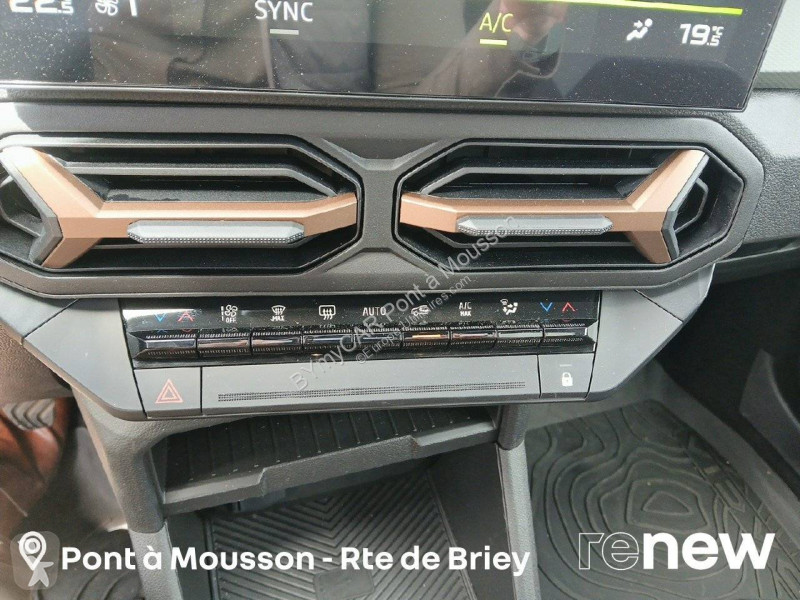 Autoutilitară Dacia Bigster TCe 140