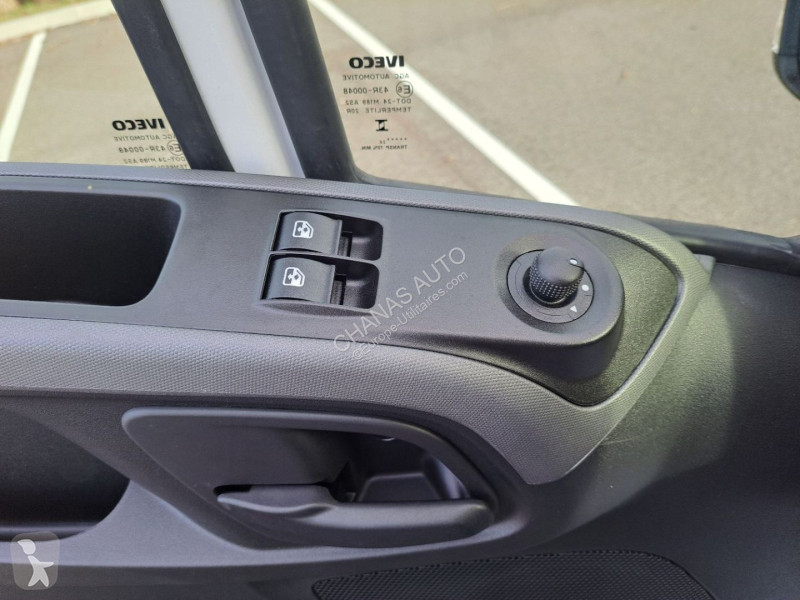 Veicolo commerciale Iveco 35C18H8 180CV 3L...