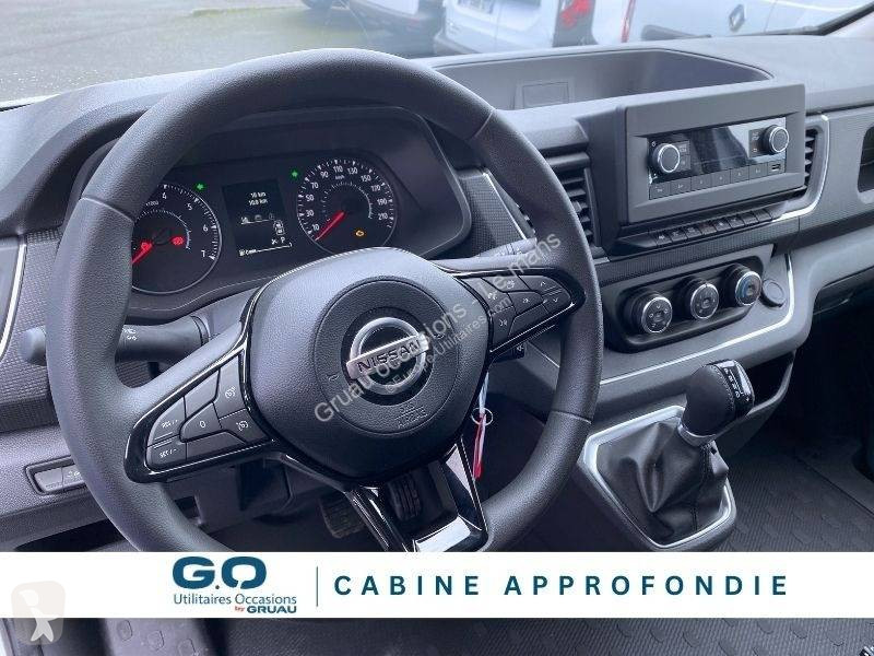 Véhicule utilitaire Nissan