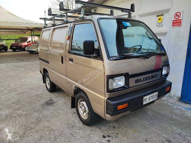 Autoutilitară Suzuki