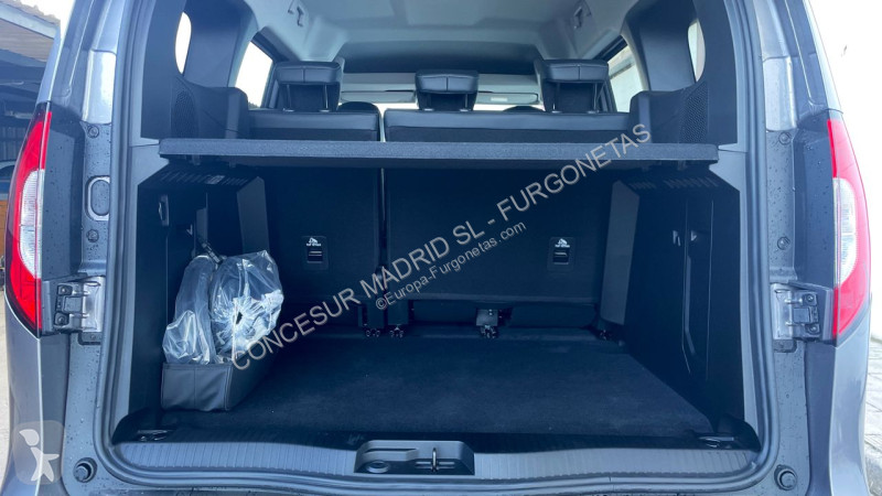 Autoutilitară Mercedes 200 45 kWh