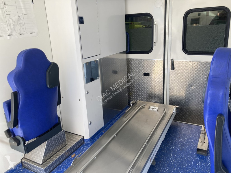Furgoneta Mercedes Container Ambulance 400-serie