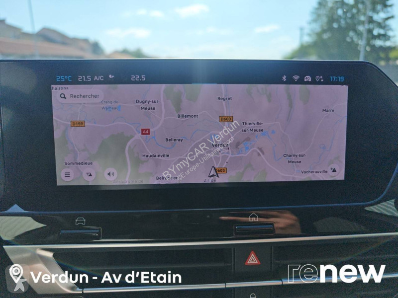 Veicolo commerciale Citroën C4 X PureTech 130...