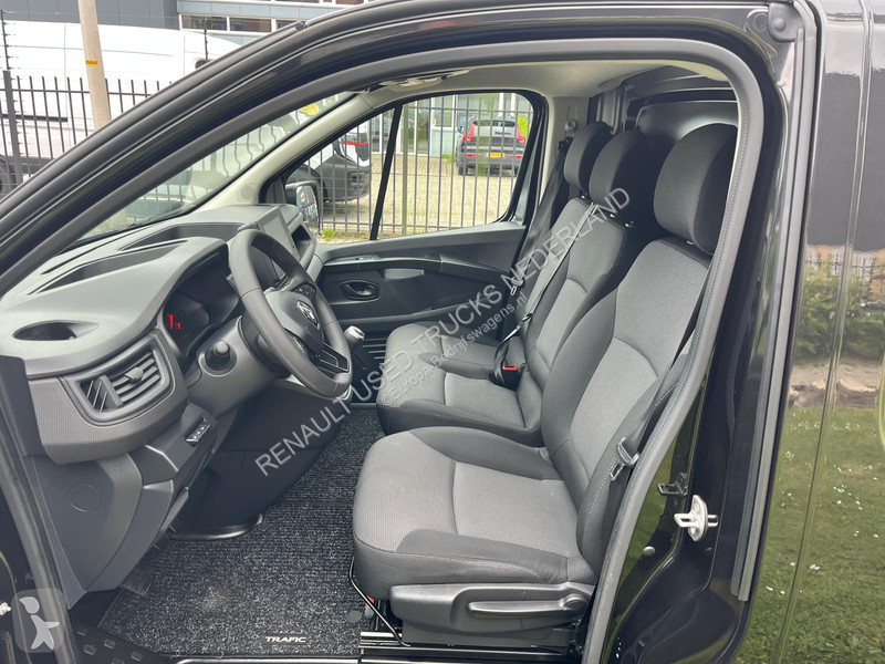 Autoutilitară Renault Black Edition 2.0dci L2...