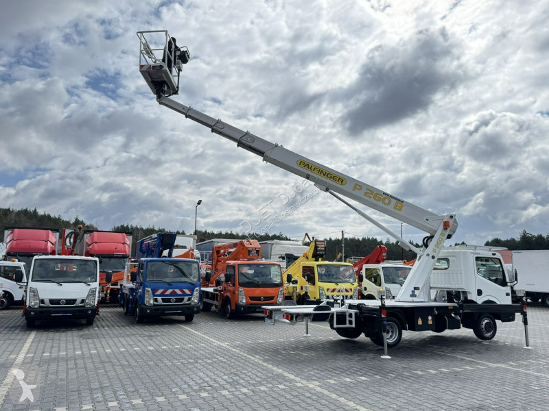 Véhicule utilitaire Nissan