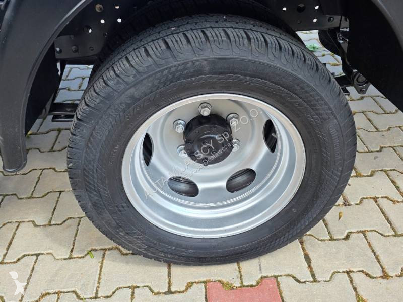 Véhicule utilitaire Mitsubishi Fuso