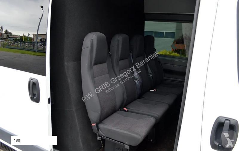 Véhicule utilitaire Peugeot Furgin Duoble...