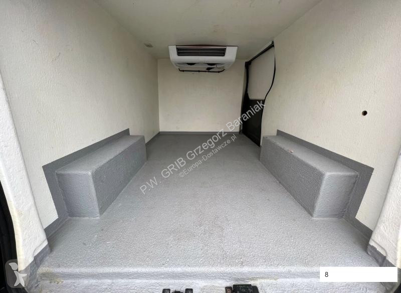 عربة نفعية Renault Traffic Furgon Cooler...