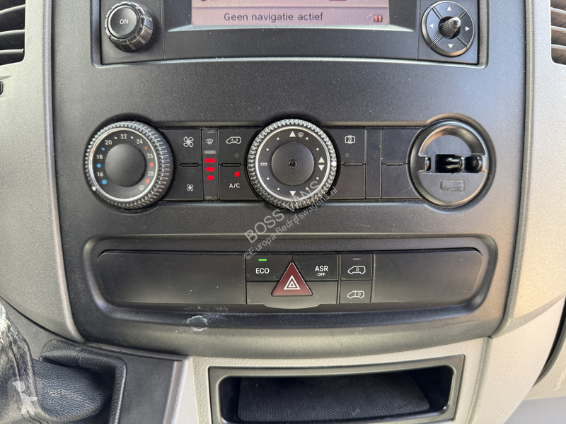 Veículo utilitário Mercedes 211 2.2 CDI...