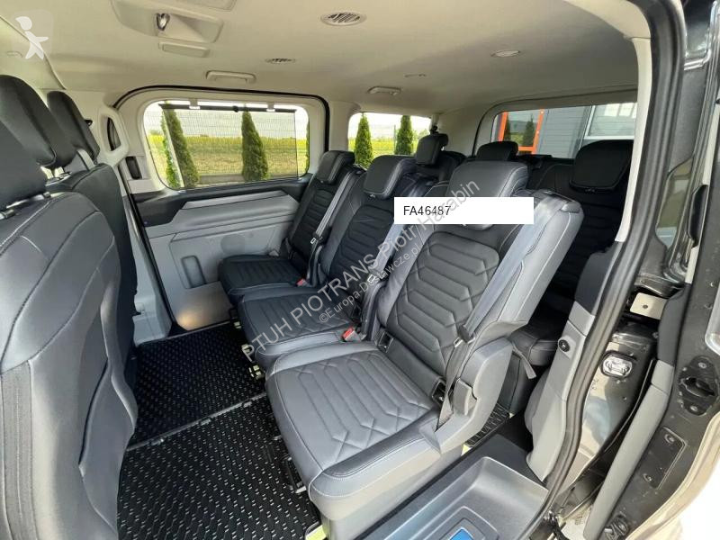 Véhicule utilitaire Ford TOURNEO CUSTOM...