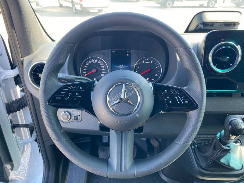 Autoutilitară Mercedes Furgone Traz. Post