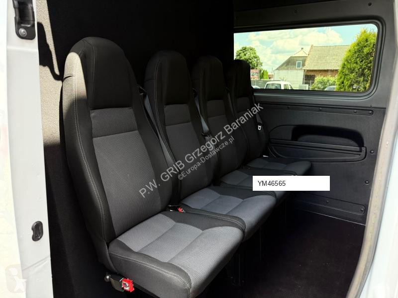 Véhicule utilitaire Renault 135 DCI Furgon...