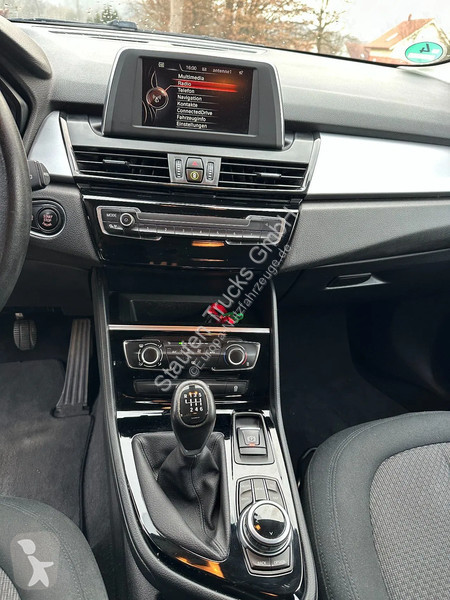 Nyttofordon BMW 216i Active...