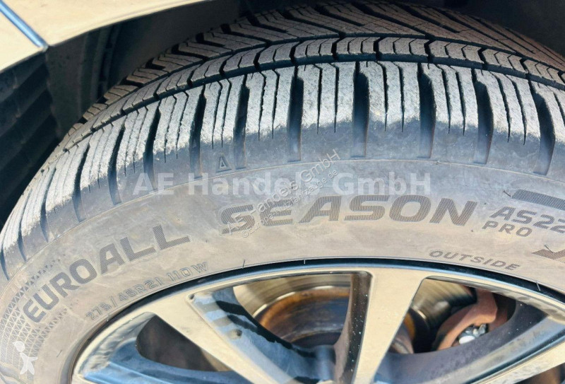 عربة نفعية Land Rover