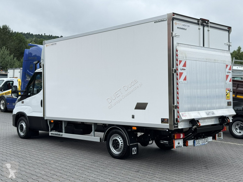 Veicolo commerciale Iveco 35S16 V