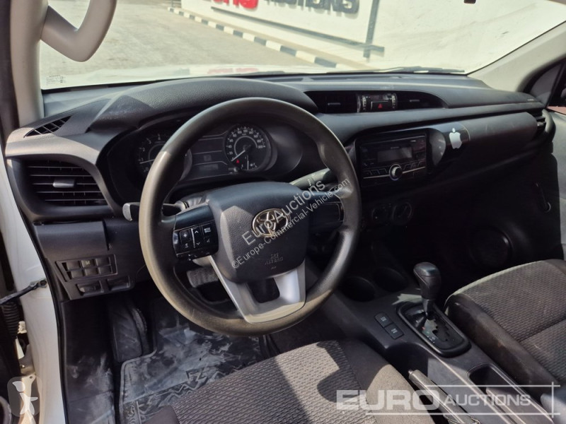 Véhicule utilitaire Toyota Hilux