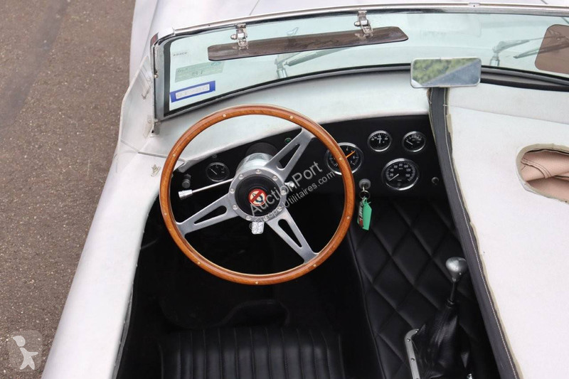 Furgoneta   Cobra replica