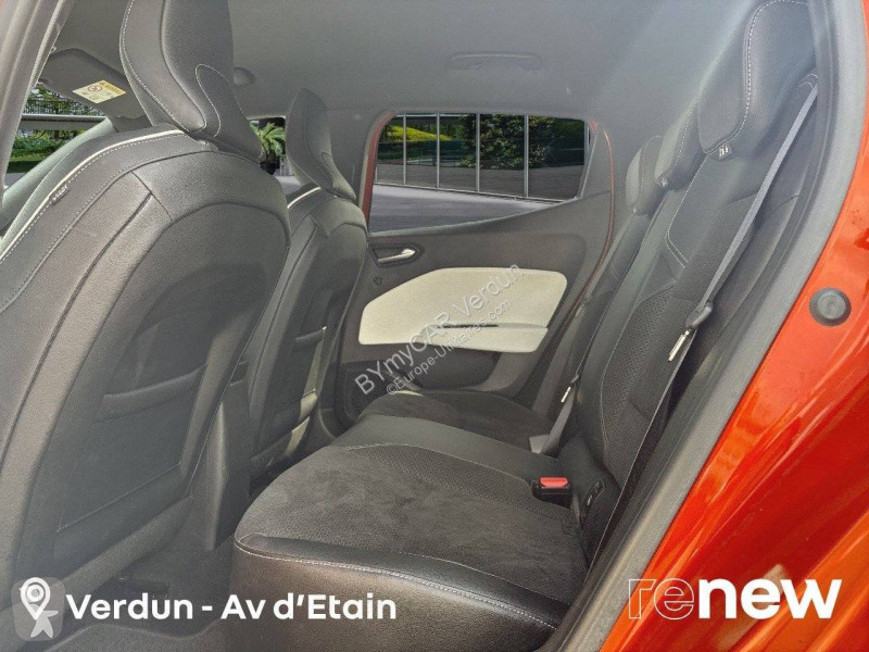 Véhicule utilitaire Renault Clio E-Tech 140