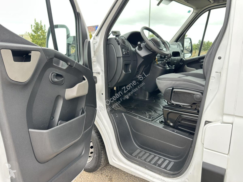 عربة نفعية Renault 2.3 DCI 150