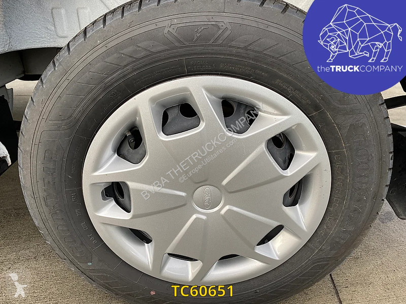 عربة نفعية Ford 130.35 L2H2 - AUTOMATIC GEARBOX...