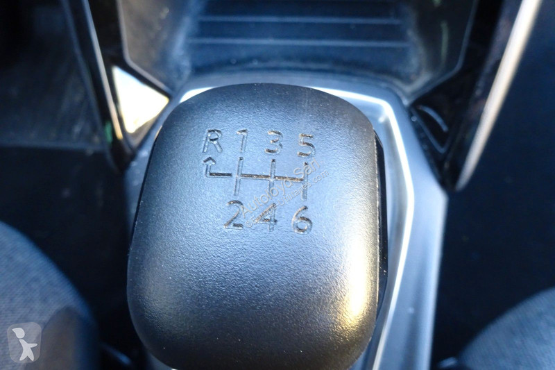 عربة نفعية Peugeot STE 1,5 HDI 100