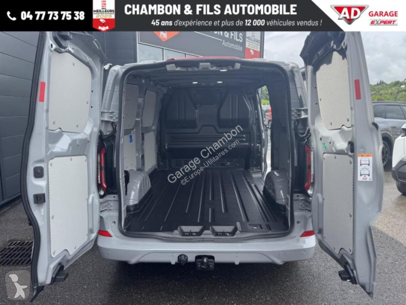 Samochód dostawczy Ford FOURGON 320 L1H1 2.0...