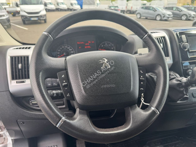 عربة نفعية Peugeot L1H1 2.2 BLUEHDI 140 PREMIUM...