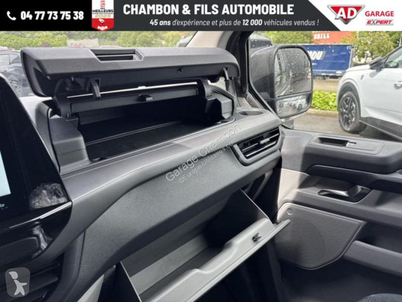 Véhicule utilitaire Ford FOURGON 320 L1H1 2.0...