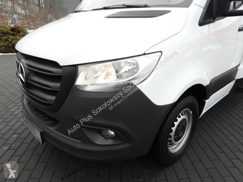 عربة نفعية Mercedes 23RANSIT