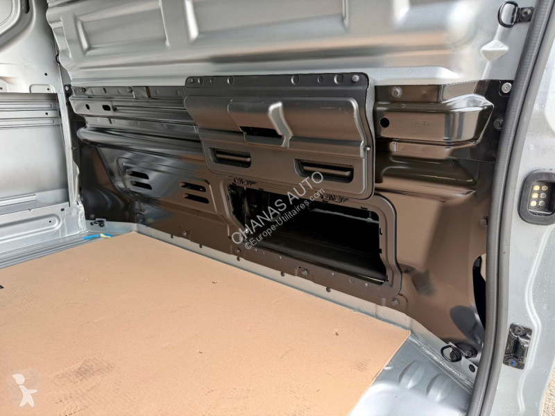Véhicule utilitaire Renault BLUE DCI 170 BVA9...